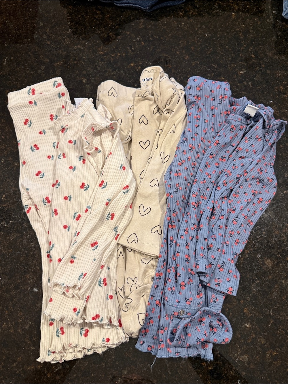 Old Navy - 18-24M matching pants/long sleeve sets